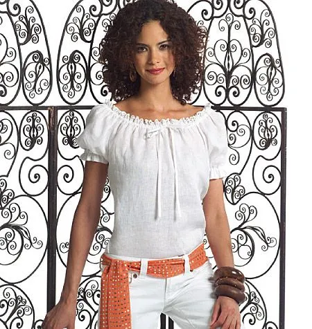B4685 Butterick Schnittmuster Bluse im Carmenstil
